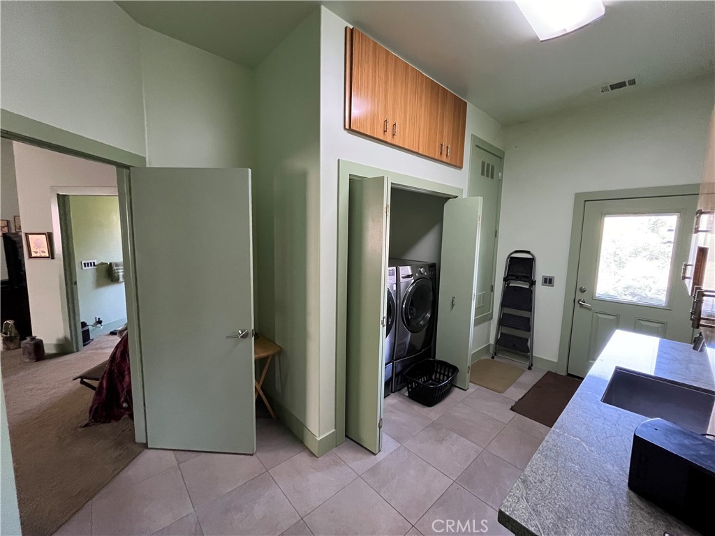 240 Rich Gulch Road Oroville, CA 95965 - Photo 18 of 49 a living room with furniture