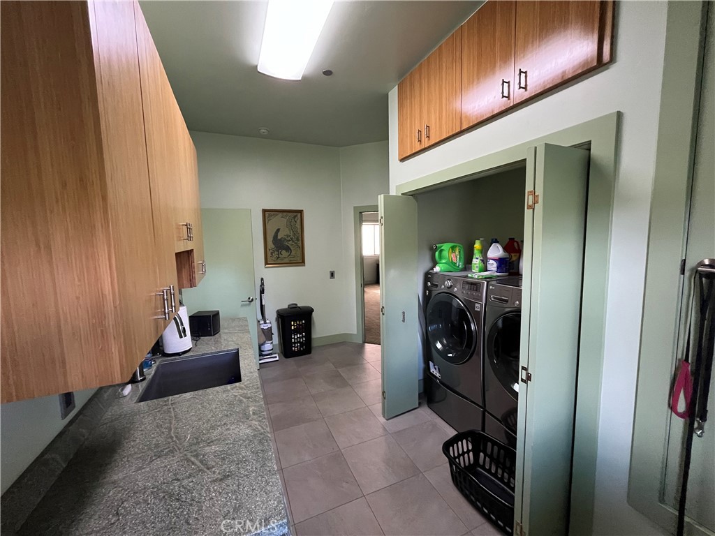 240 Rich Gulch Road Oroville, CA 95965 - Photo 27 of 49 a view of a hallway with seating and a hallway