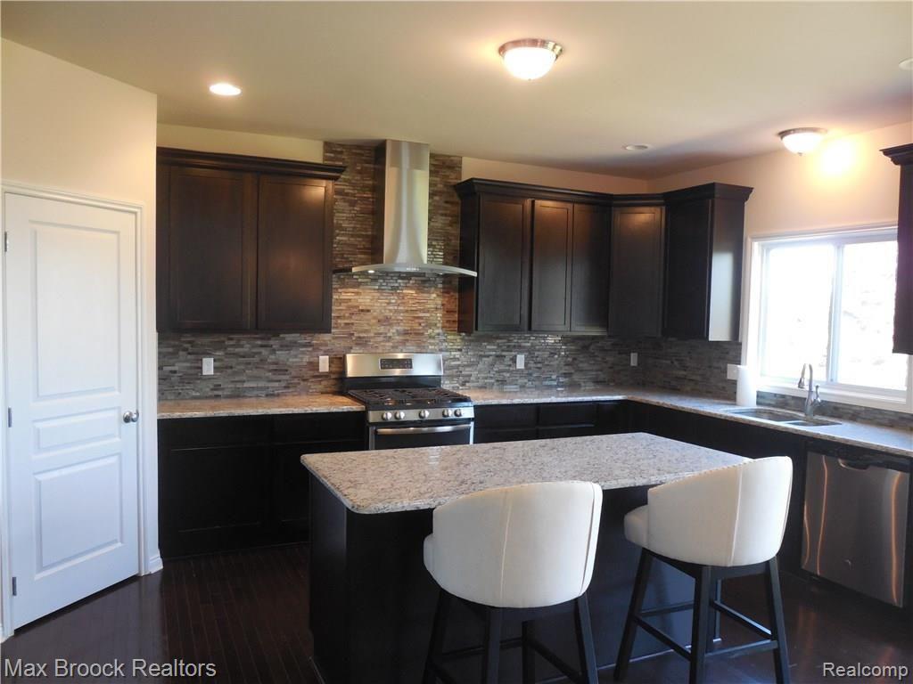 5609 Fox Ridge Drive Clarkston, MI 48348 - Photo 10 of 35 2017-05-09 09.08