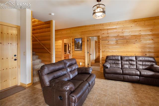 156 Paradiso Road Divide, CO 80814 - Photo 34 of 45 Family room