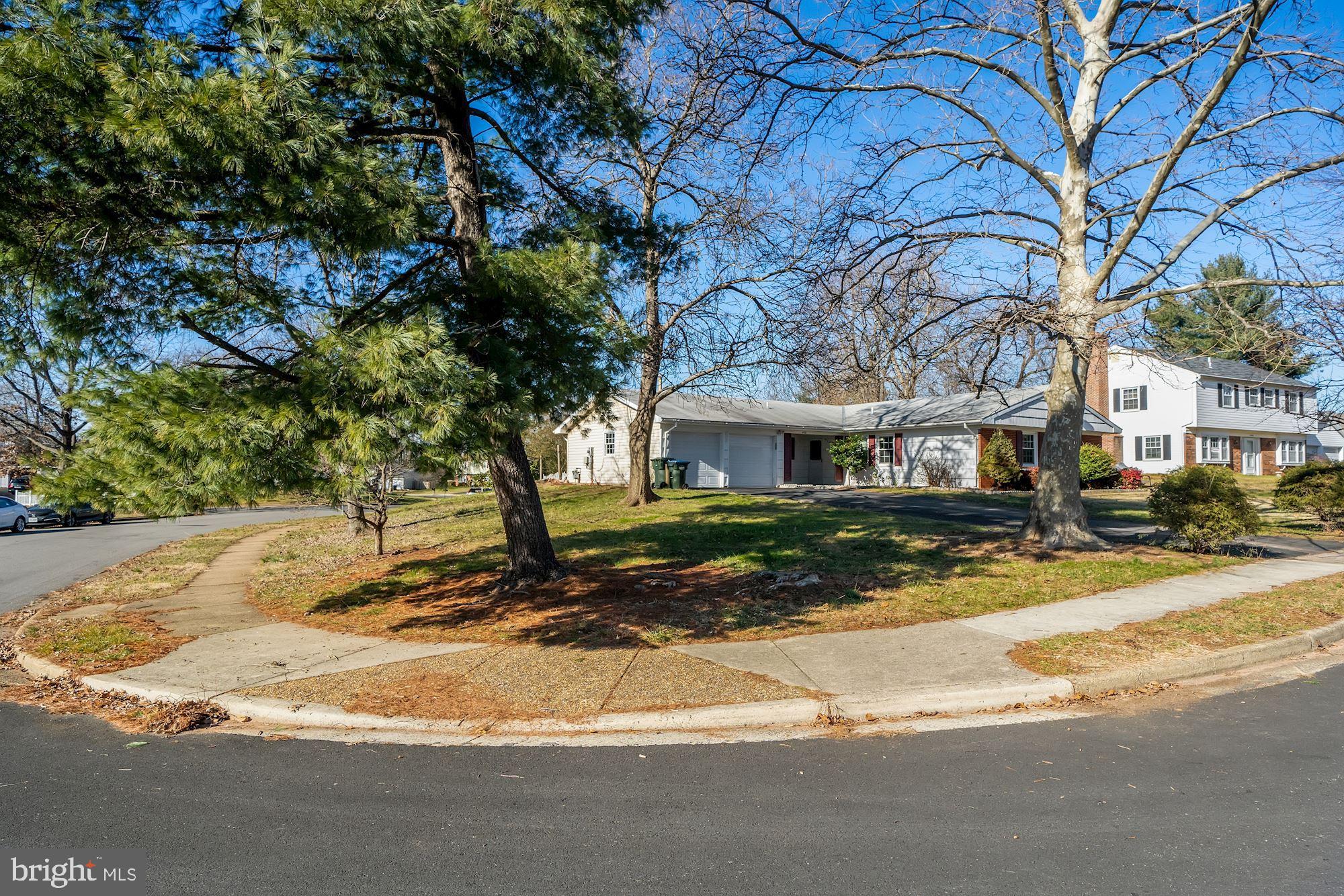 4102 Plaza Lane Fairfax, VA 22033 - Photo 2 of 38