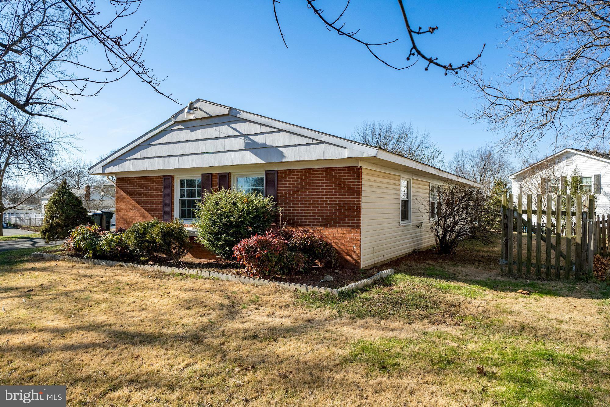 4102 Plaza Lane Fairfax, VA 22033 - Photo 6 of 38