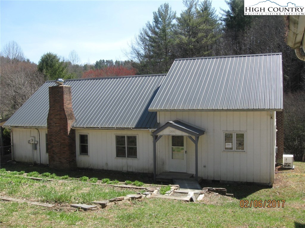 205 Signal Tree Road Deep Gap, NC 28618 - Photo 3 of 13