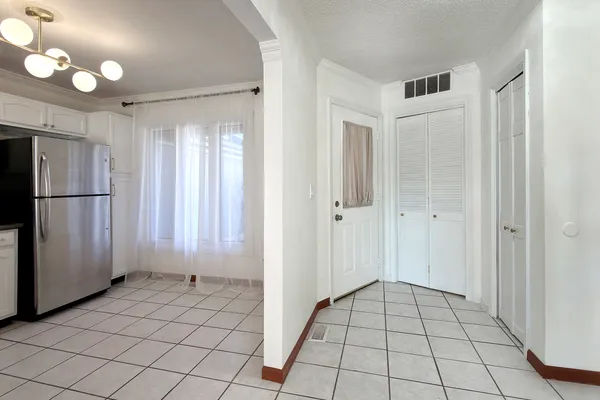 $3,000 | 388 Kildeer Lane, Deerfield, IL 60015