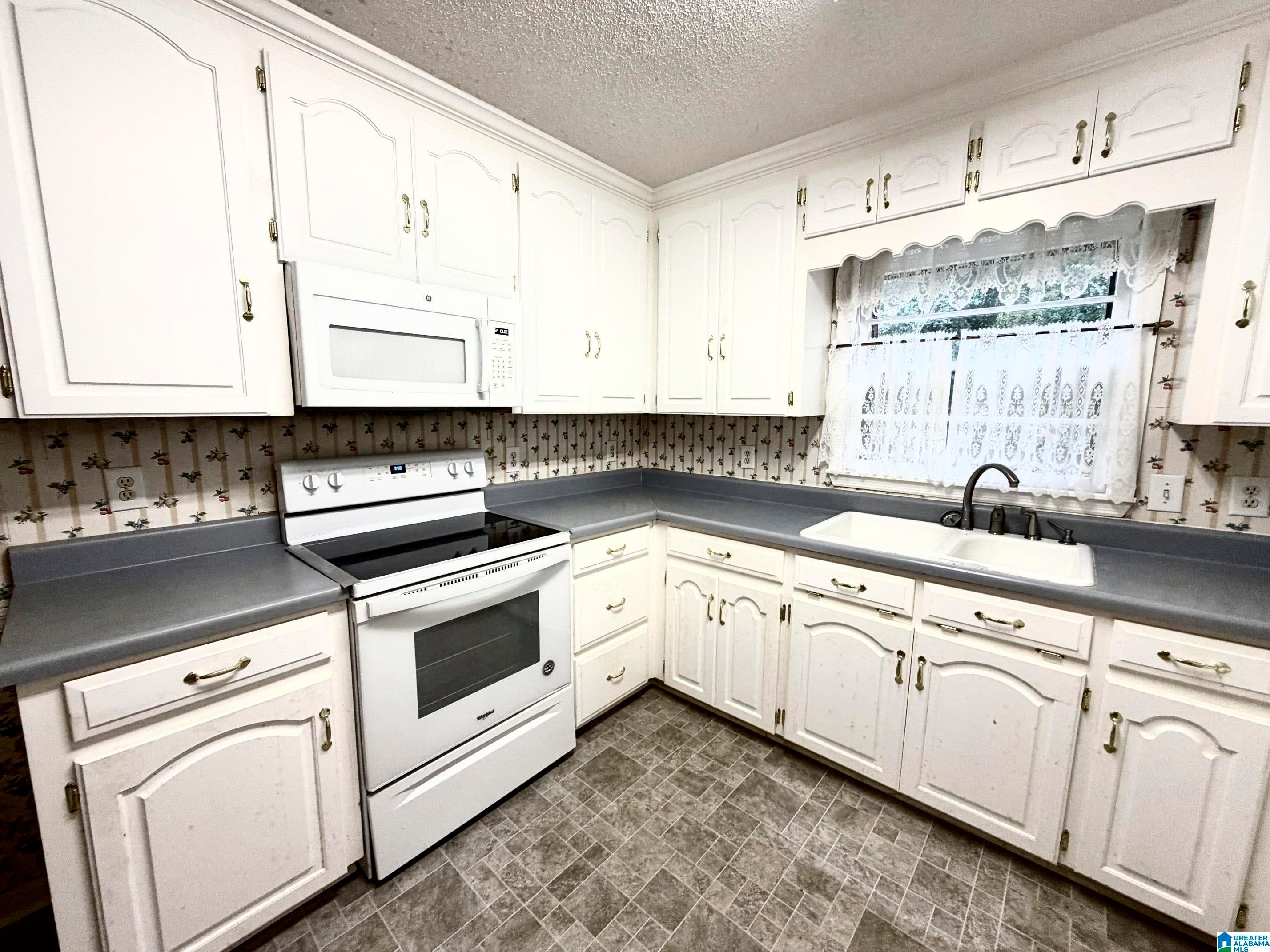 202 Riggs Street Southwest Jacksonville, AL 36265 - Photo 9 of 31 Gallery Image 9