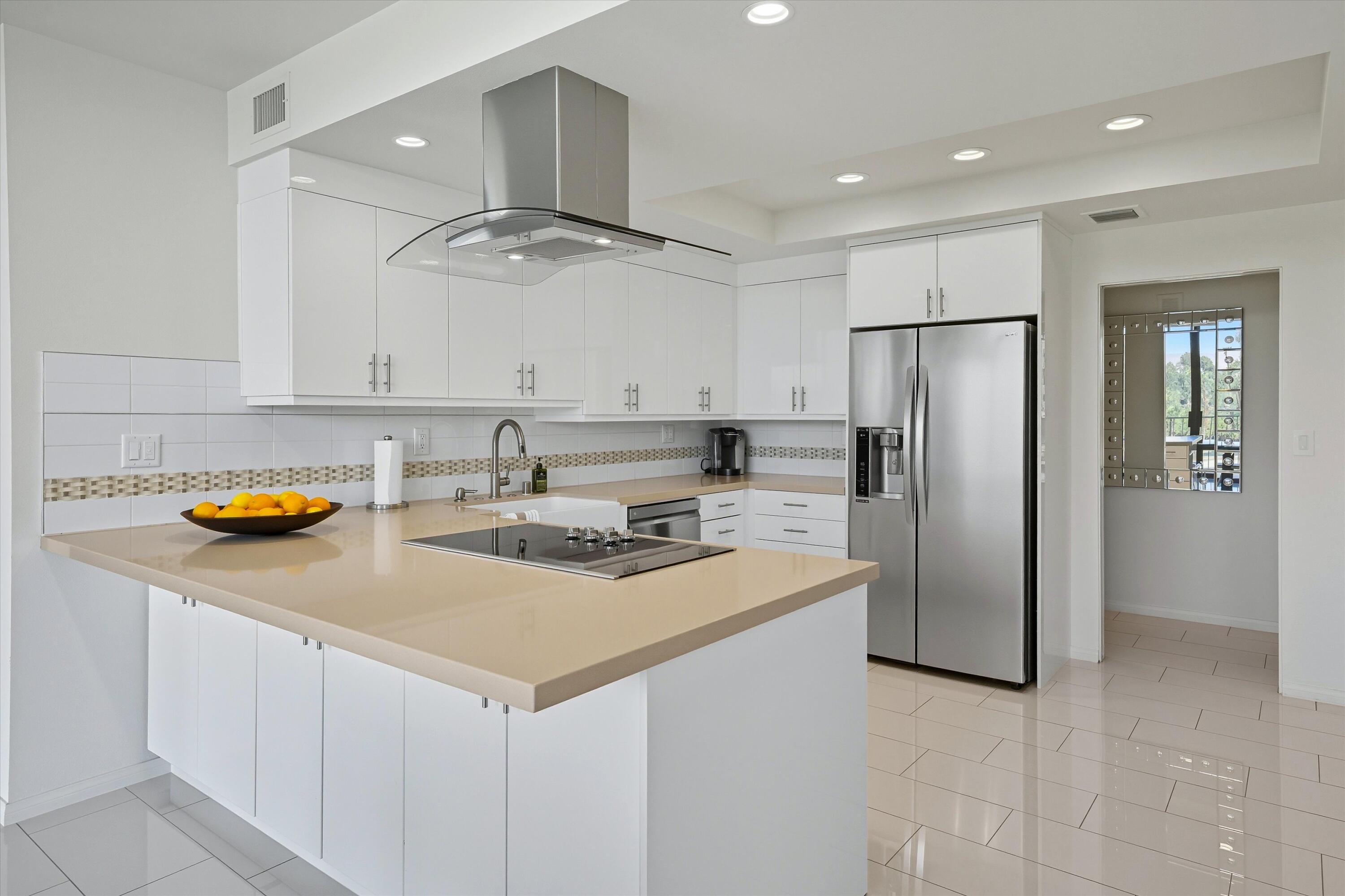 910 Island Drive, Unit 402 Rancho Mirage, CA 92270 - Photo 16 of 37 16-102294817