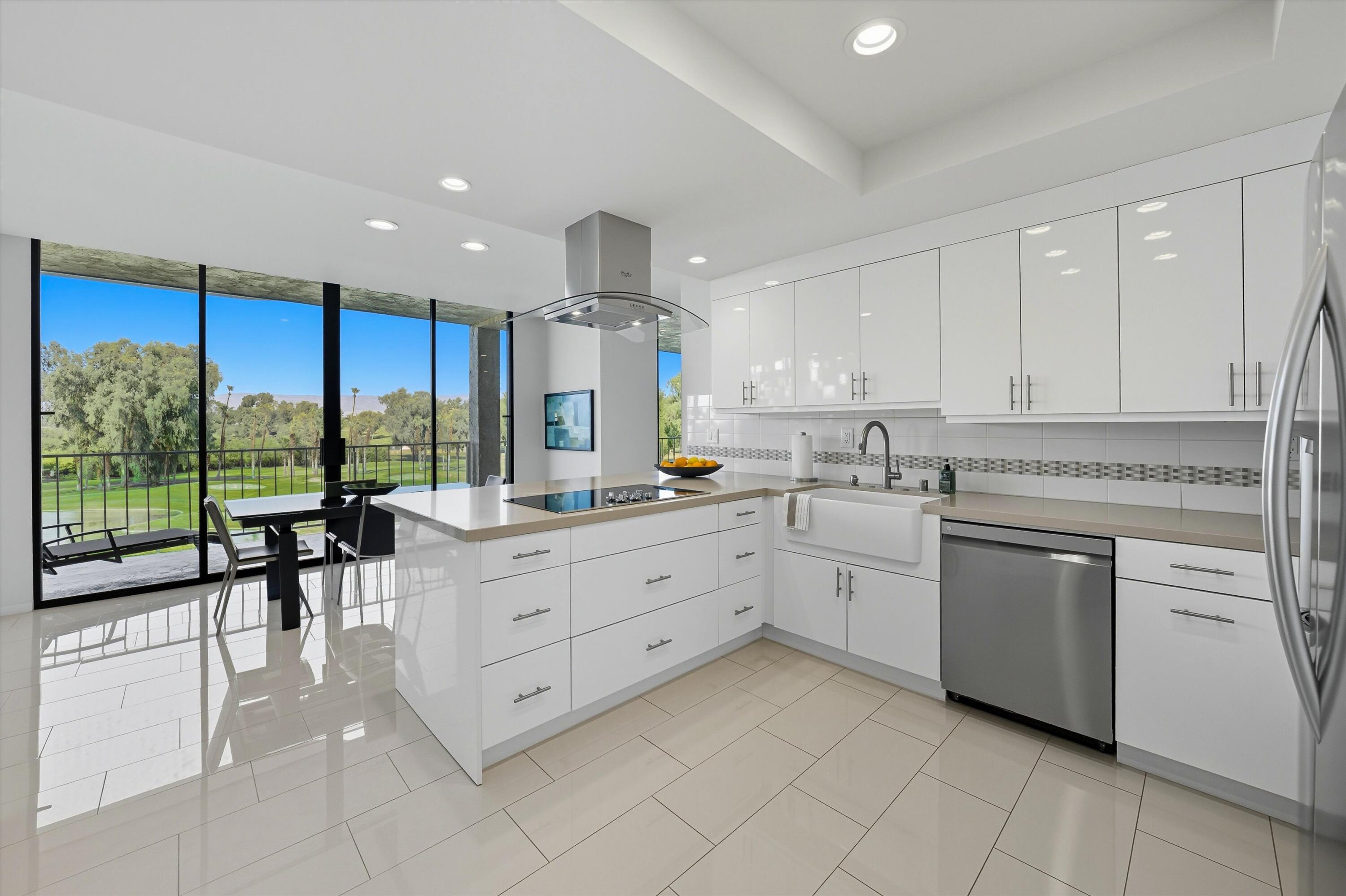 910 Island Drive, Unit 402 Rancho Mirage, CA 92270 - Photo 18 of 37 18-102294823