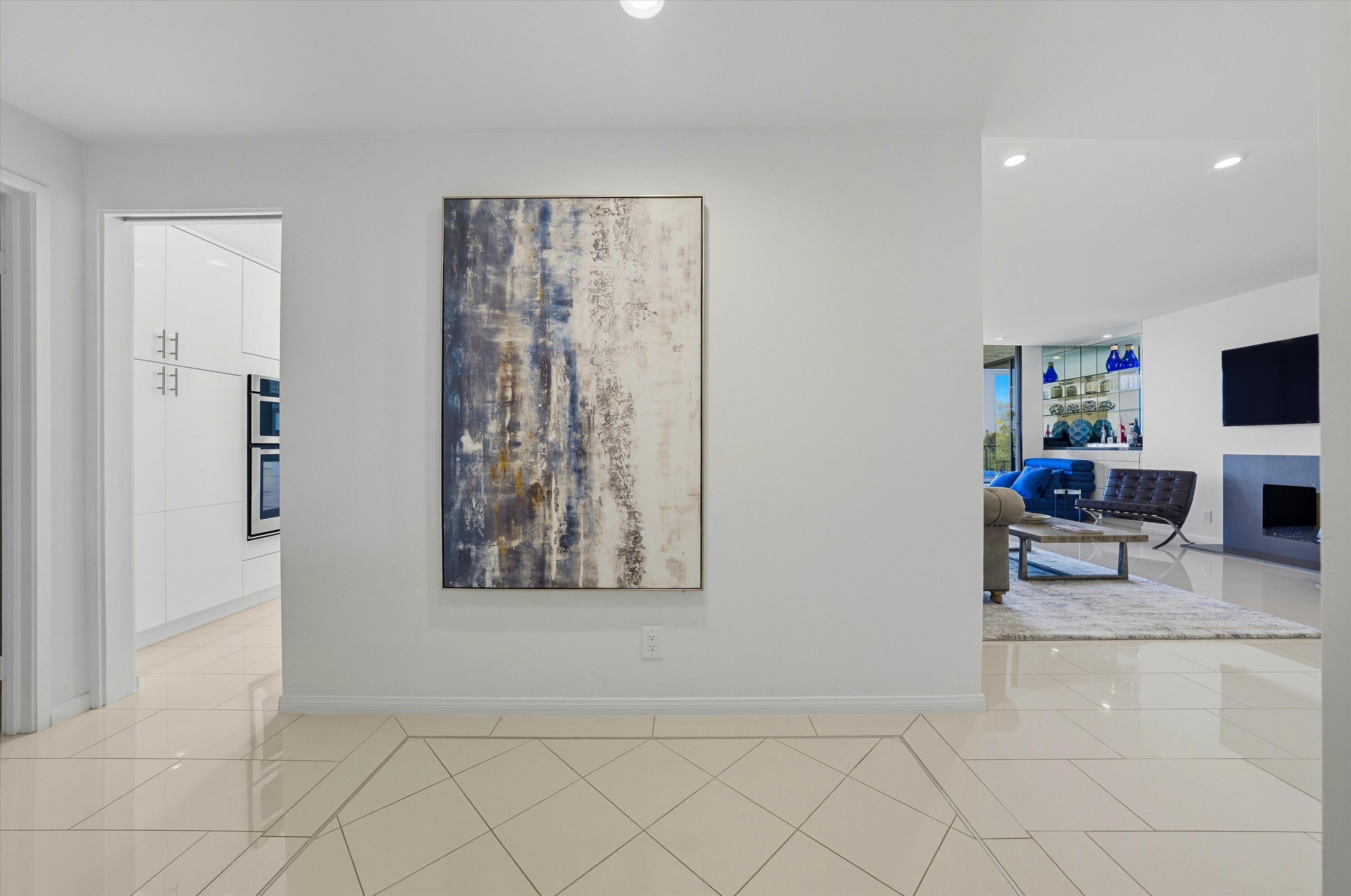 910 Island Drive, Unit 402 Rancho Mirage, CA 92270 - Photo 8 of 37 08-102294808
