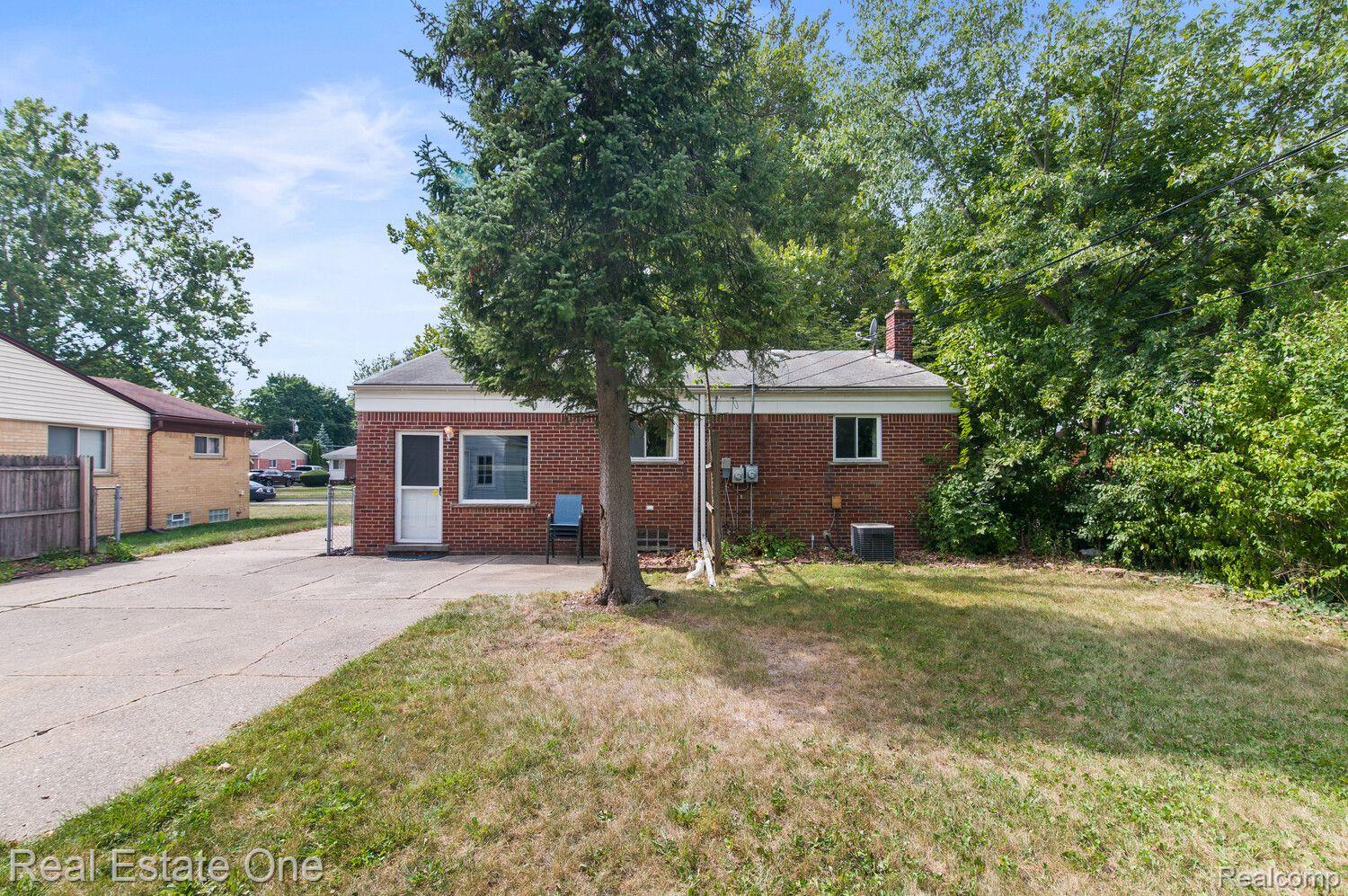 17528 Rougeway Street Livonia, MI 48152 - Photo 18 of 20 Gallery Image 18