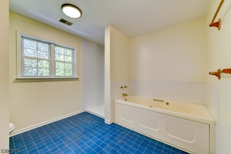 5 Berkeley Square Berkeley Heights, NJ 07922 - Photo 21 of 32