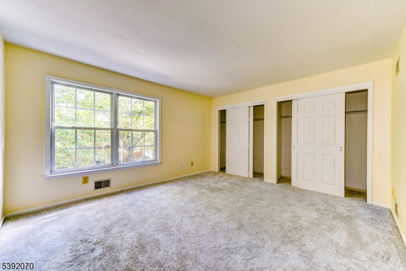 5 Berkeley Square Berkeley Heights, NJ 07922 - Photo 23 of 32