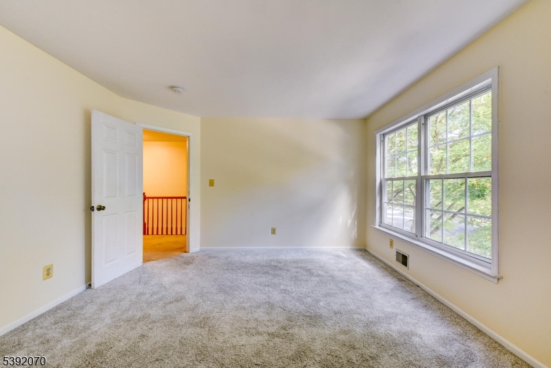 5 Berkeley Square Berkeley Heights, NJ 07922 - Photo 24 of 32