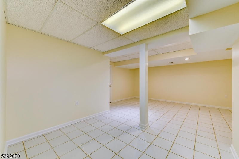 5 Berkeley Square Berkeley Heights, NJ 07922 - Photo 27 of 32