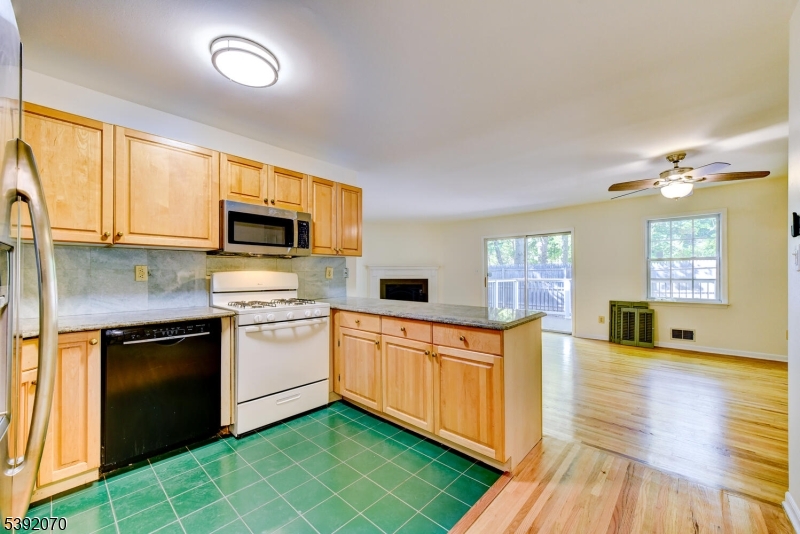 5 Berkeley Square Berkeley Heights, NJ 07922 - Photo 5 of 32