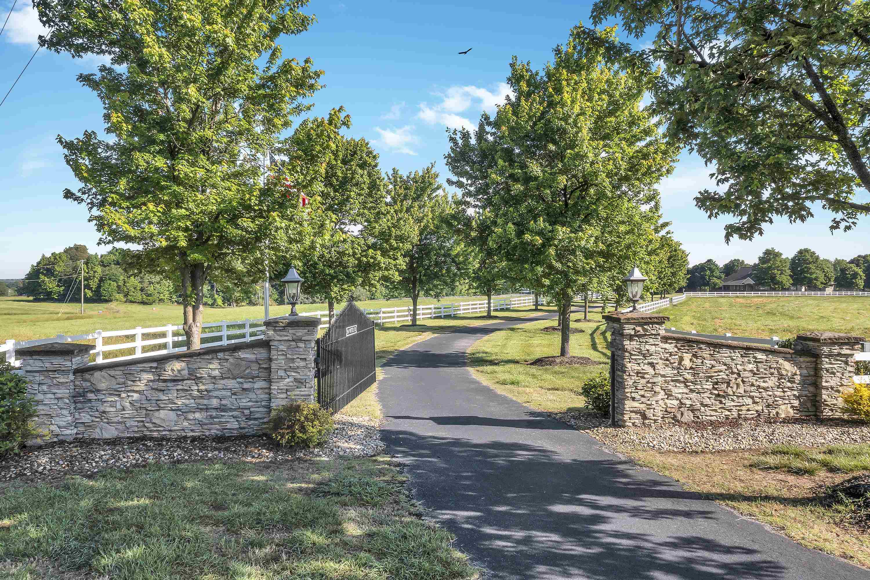 360 Potter Road Gaffney, SC 29341 - Photo 2 of 36