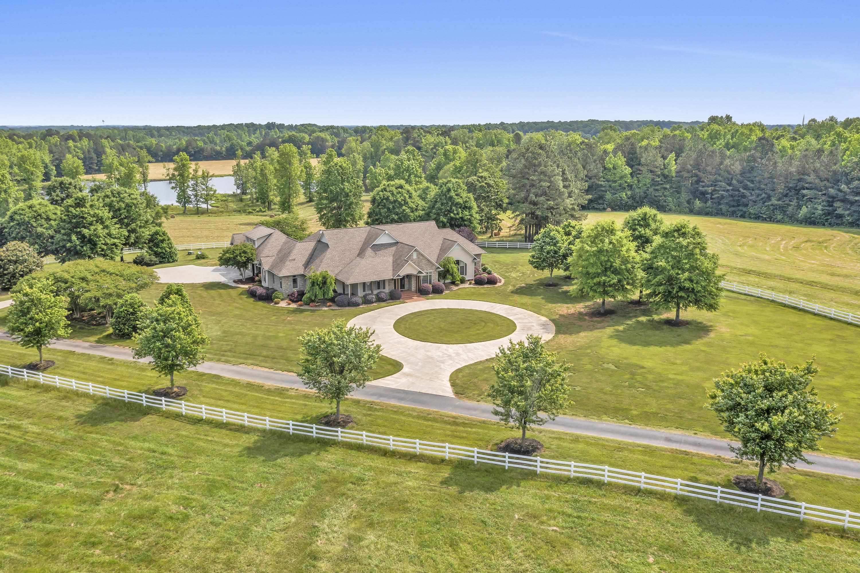 360 Potter Road Gaffney, SC 29341 - Photo 3 of 36