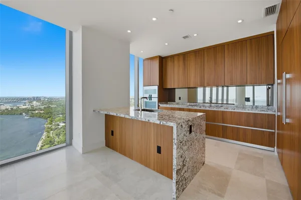 $37,000 | 175 Southeast 25th Road, Unit 3302, Miami, FL 33129