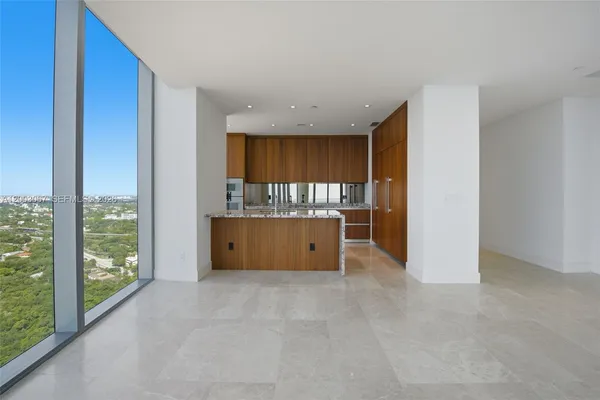 $37,000 | 175 Southeast 25th Road, Unit 3302, Miami, FL 33129