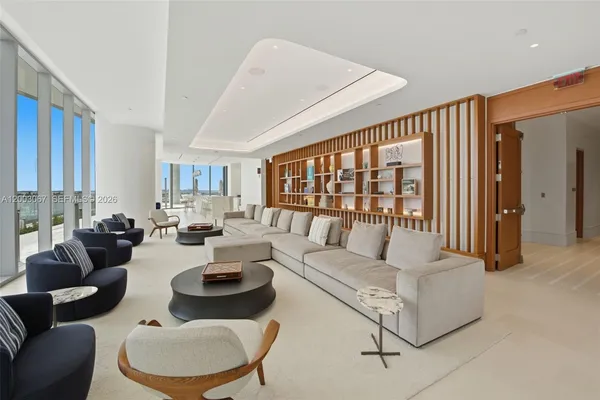 $37,000 | 175 Southeast 25th Road, Unit 3302, Miami, FL 33129