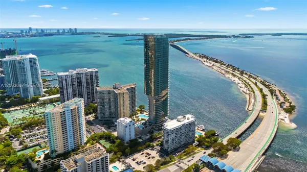 $37,000 | 175 Southeast 25th Road, Unit 3302, Miami, FL 33129