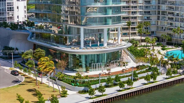 $37,000 | 175 Southeast 25th Road, Unit 3302, Miami, FL 33129