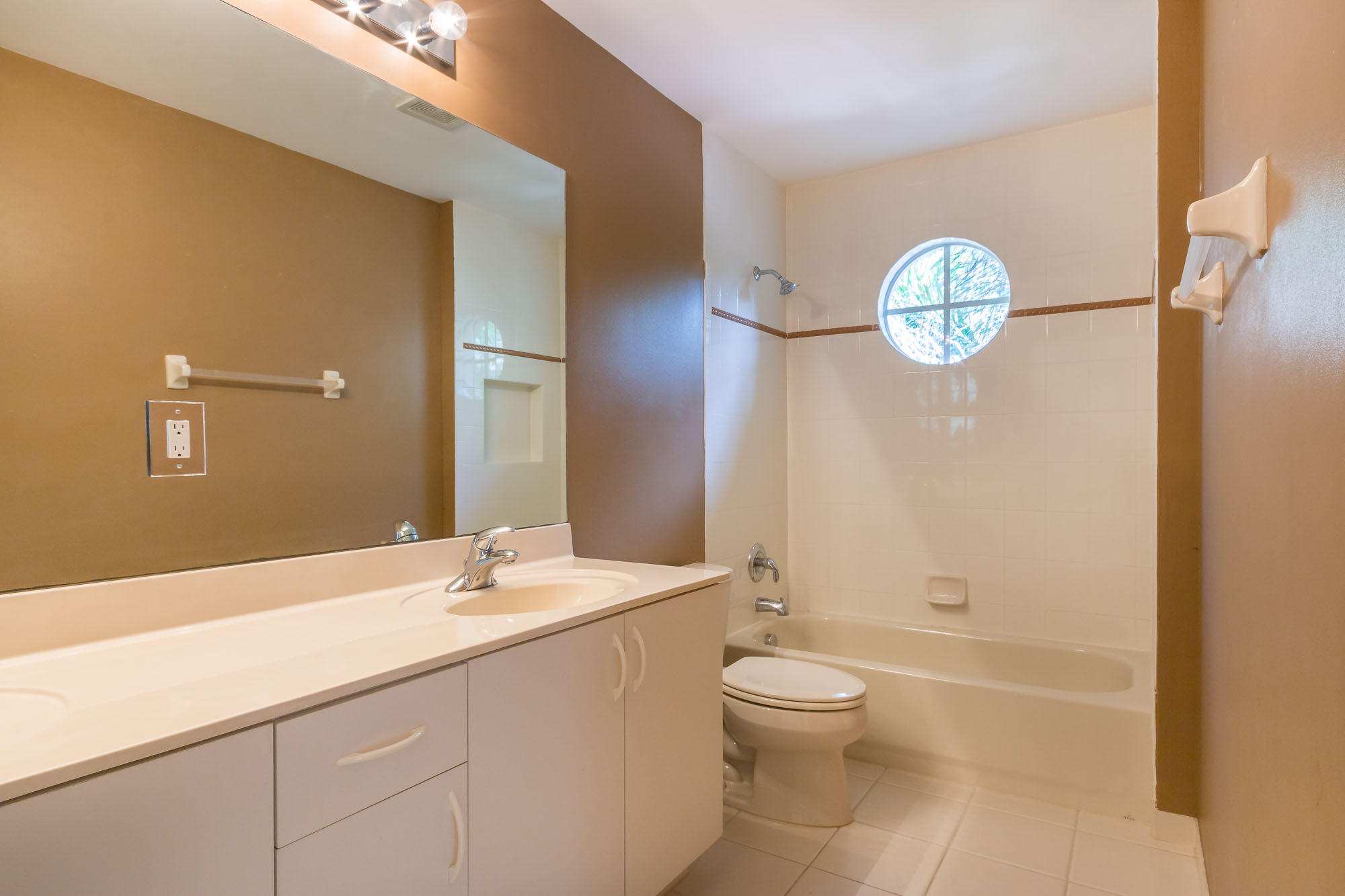 8968 Chestnut Ridge Way Boynton Beach, FL 33473 - Photo 24 of 31 new guest bath
