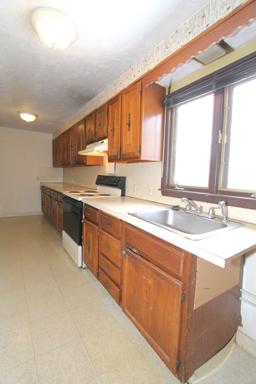 13 Merrifield Street Worcester, MA 01605 - Photo 4 of 20 Gallery Image 4