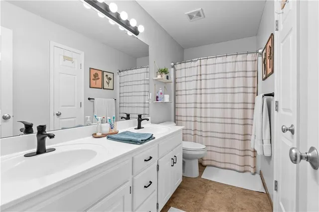 $450,000 | 3016 South Grizzly Avenue, Blue Springs, MO 64015