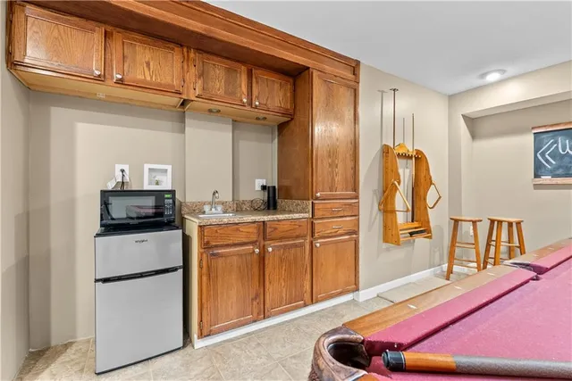 $450,000 | 3016 South Grizzly Avenue, Blue Springs, MO 64015