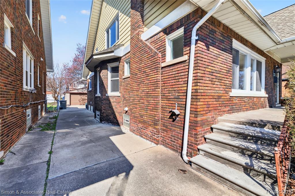5019 Maple Street Dearborn, MI 48126 - Photo 5 of 44
