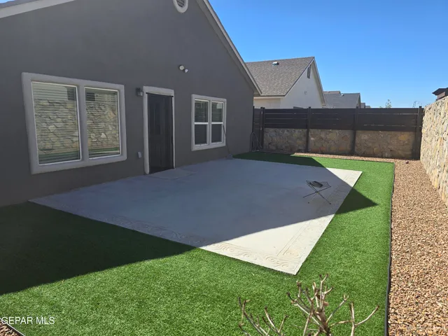 a view of a room with a entertaining space