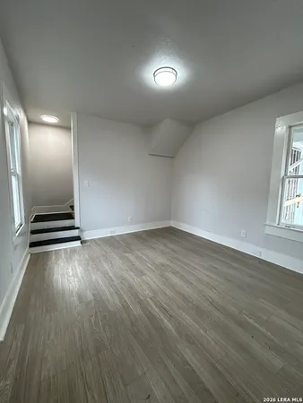 $925 | 329 Hot Wells Boulevard, Unit R, San Antonio, TX 78223