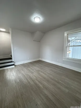 $925 | 329 Hot Wells Boulevard, Unit R, San Antonio, TX 78223