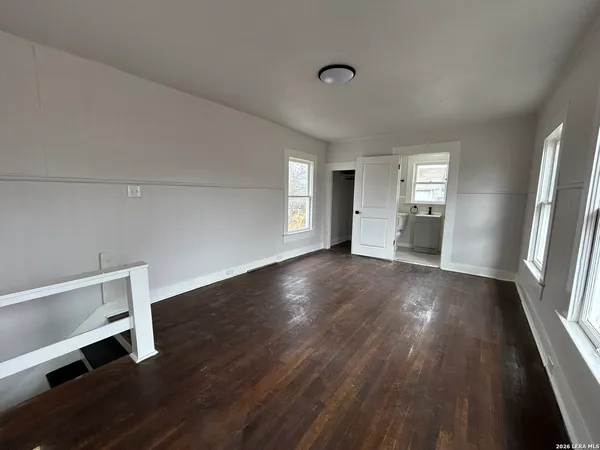 $925 | 329 Hot Wells Boulevard, Unit R, San Antonio, TX 78223