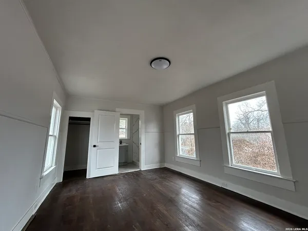 $925 | 329 Hot Wells Boulevard, Unit R, San Antonio, TX 78223