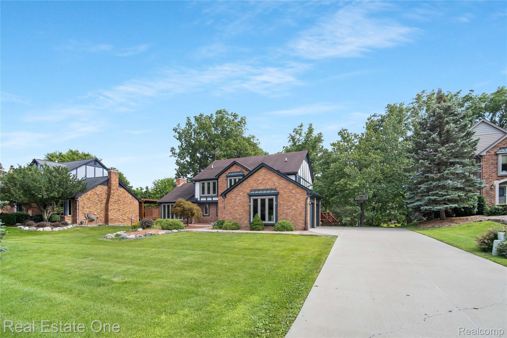 2565 Topsham Drive Rochester, MI 48306 - Photo 40 of 45 IMG_0117.jpg