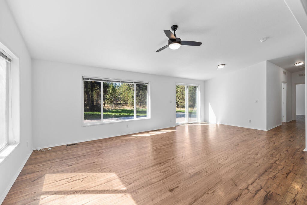 55053 Tamarack Road Bend, OR 97707 - Photo 9 of 41 9