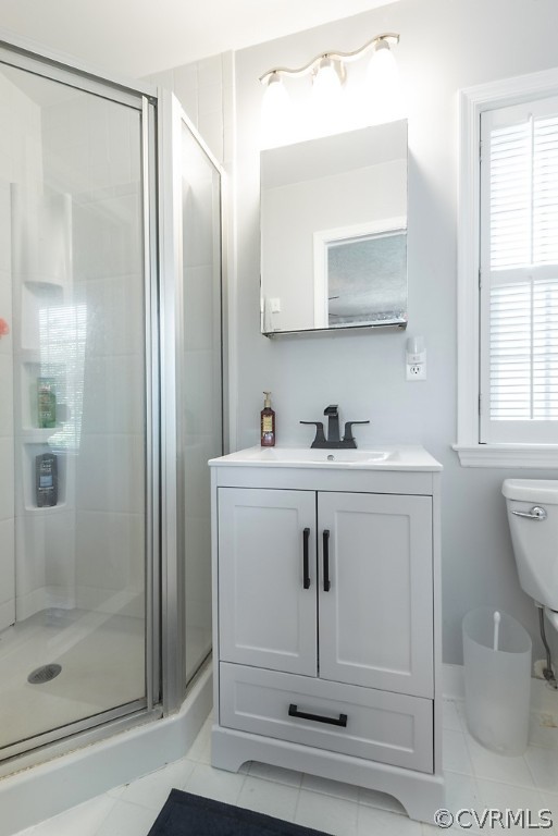 3825 Frankmont Road Richmond, VA 23234 - Photo 30 of 47 a bathroom with a shower a mirror and a sink