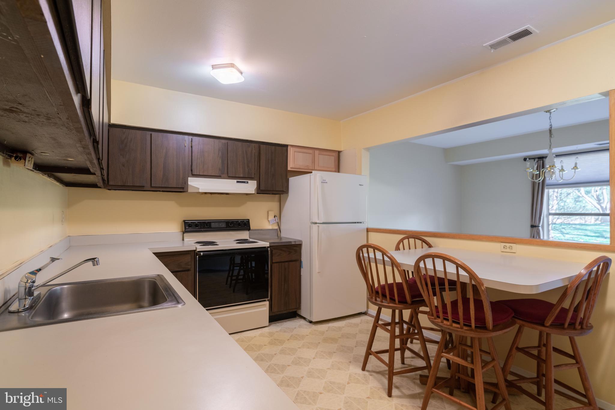 503 Raintree Lane Malvern, PA 19355 - Photo 6 of 19 Kitchen
