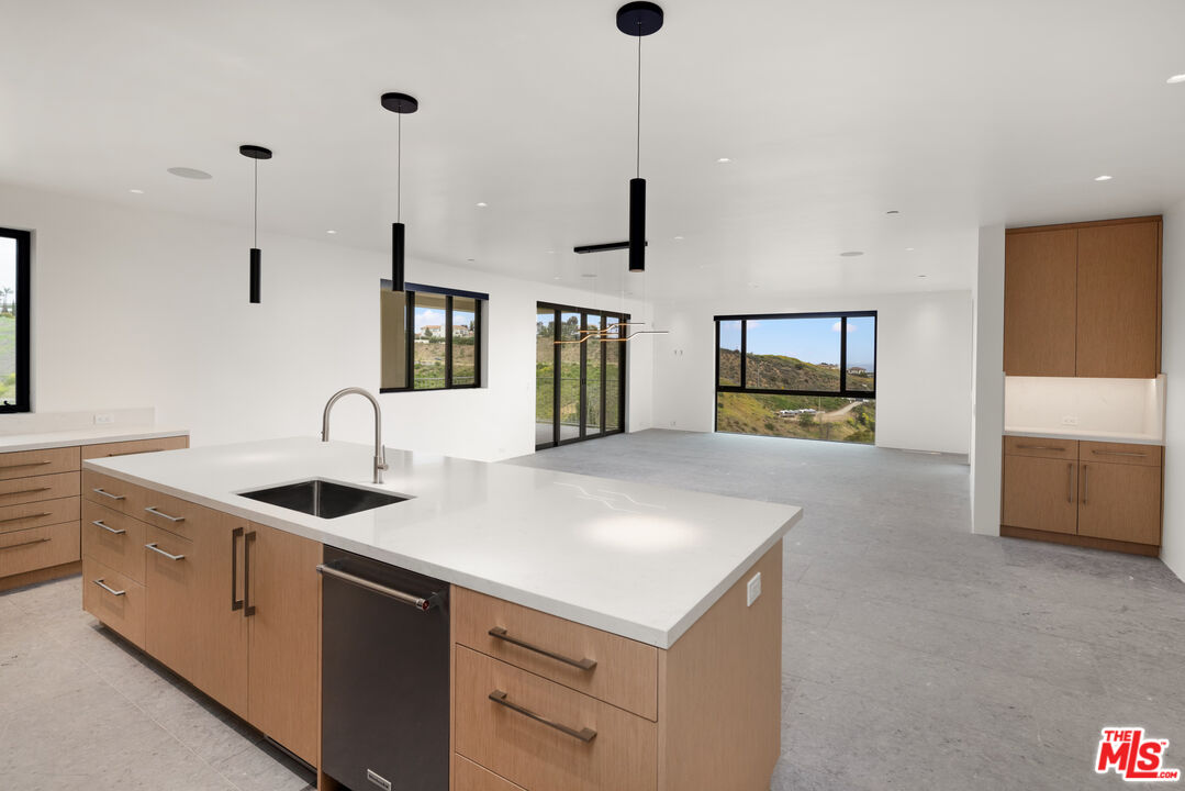 6242 Cavalleri Road Malibu, CA 90265 - Photo 4 of 20