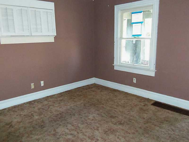 705 East Cecil Street Springfield, OH 45503 - Photo 3 of 15