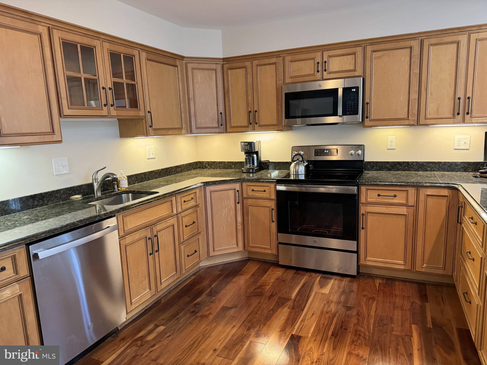 7413 Miller Fall Road Rockville, MD 20855 - Photo 17 of 63 Kitchen with granite countertops