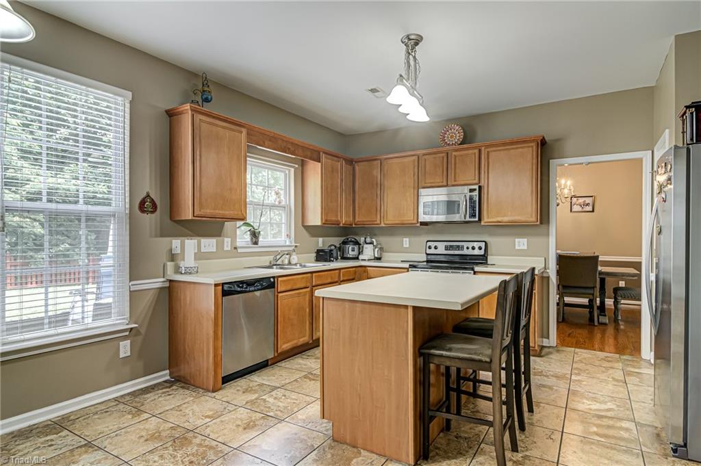 4516 Ridgefall Road Greensboro, NC 27410 - Photo 7 of 33