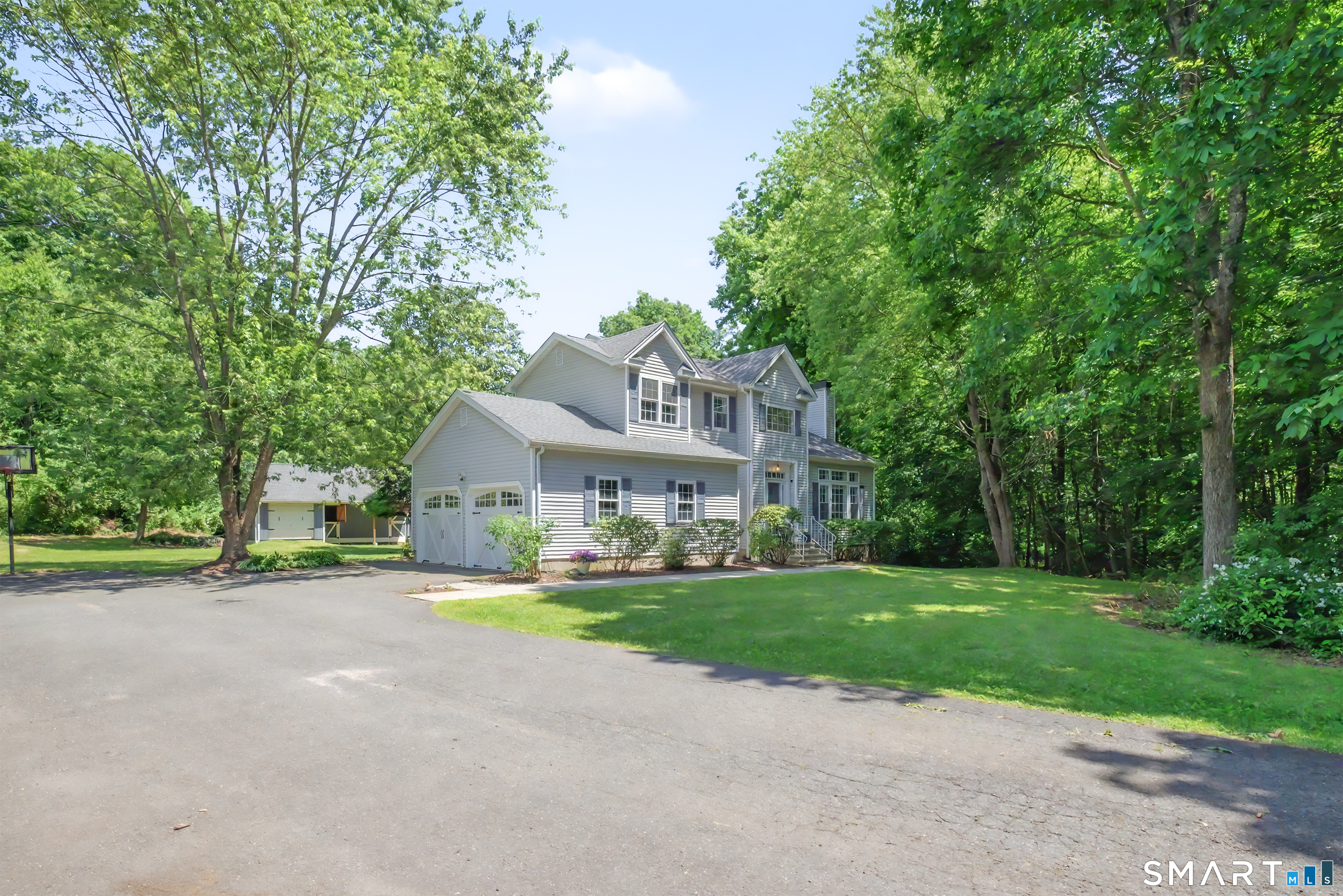 39 Greenbriar Road Oxford, CT 06478 - Photo 3 of 40
