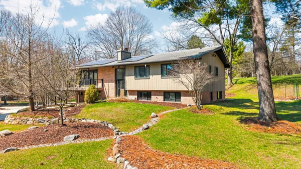 $889,900 | 2776 Daleview Drive, Ann Arbor, MI 48105