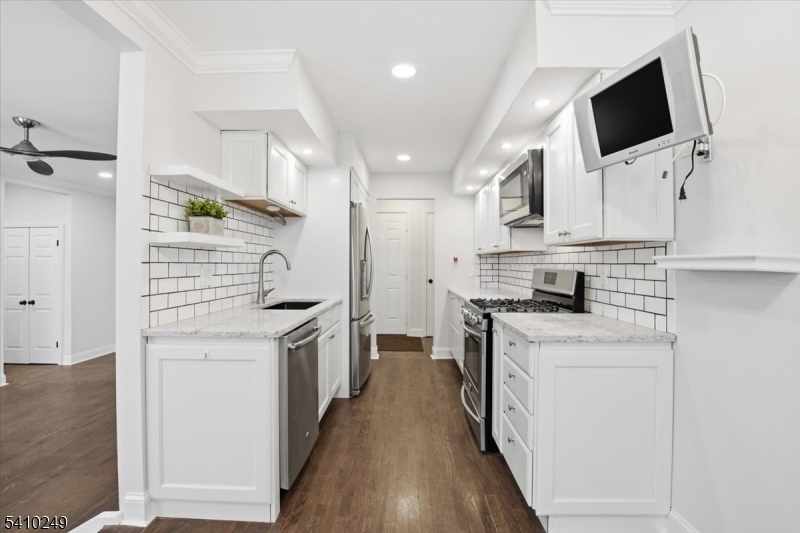 14 Kensington Road Chatham, NJ 07928 - Photo 8 of 21