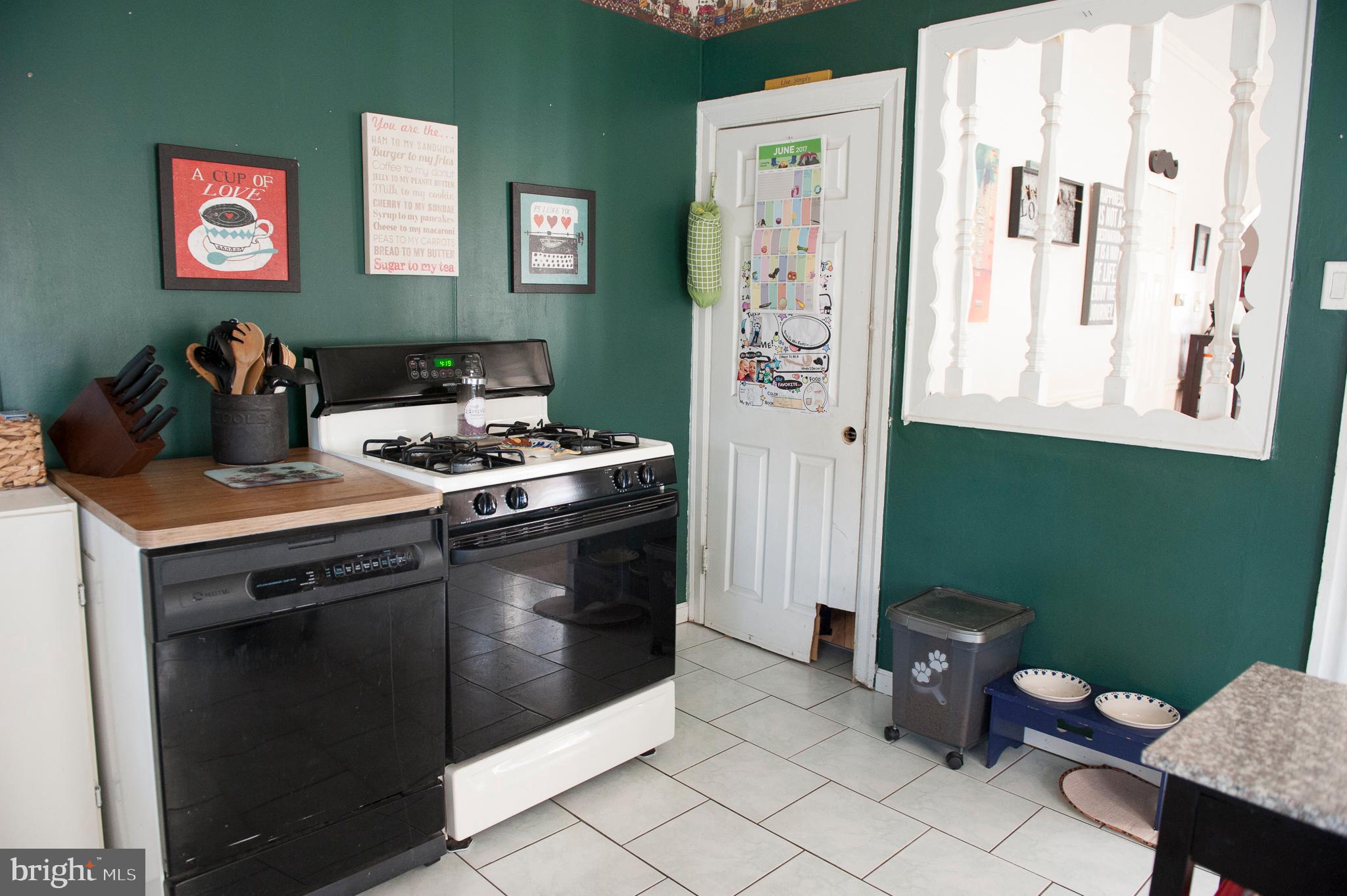 8032 Ryers Avenue Philadelphia, PA 19111 - Photo 22 of 41 kitchen