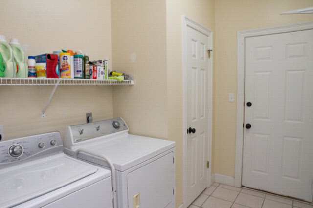 9880 Merritt Court Fairhope, AL 36532 - Photo 20 of 26 Indoor laundry