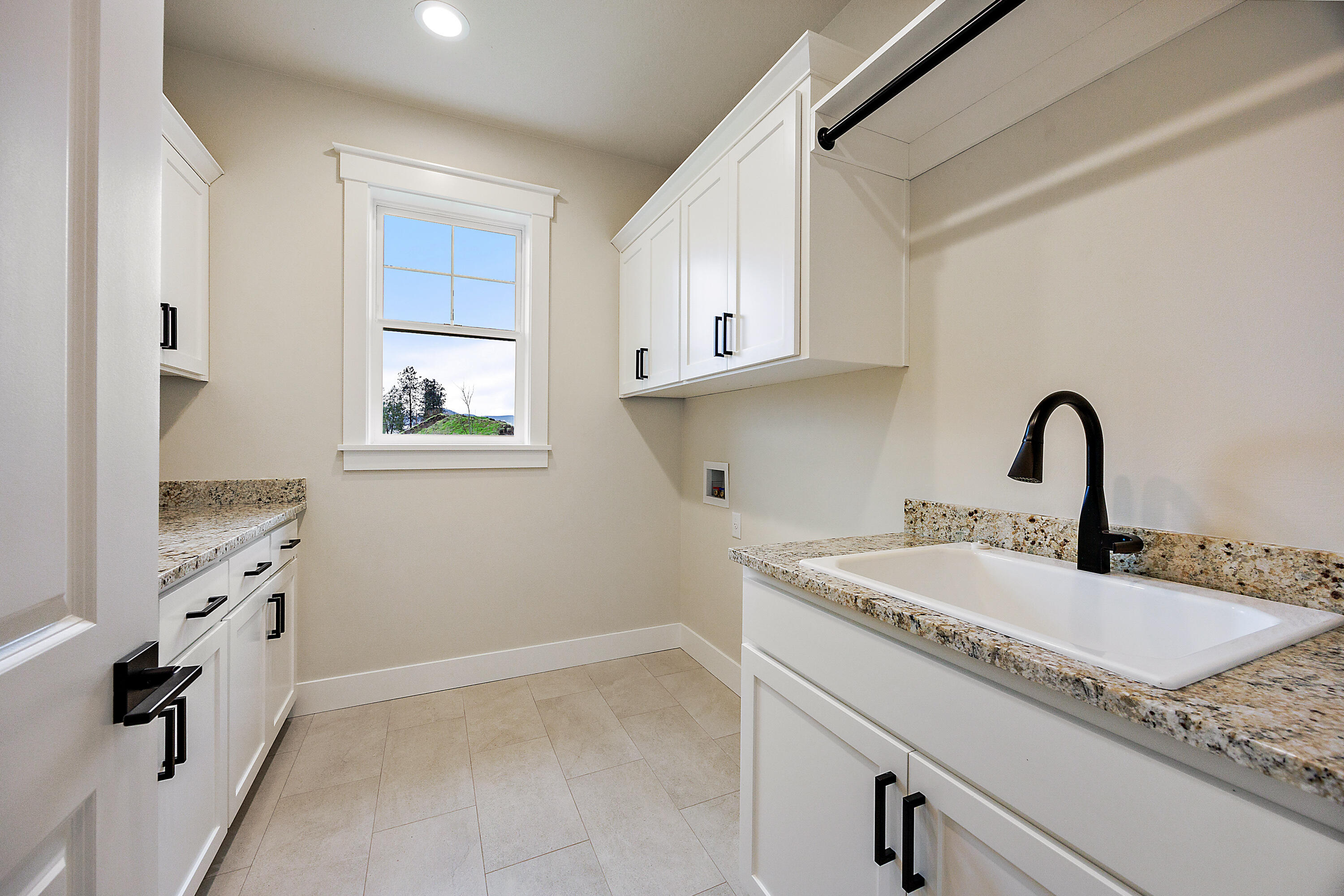 1409 River Run Street Central Point, OR 97502 - Photo 53 of 83 -