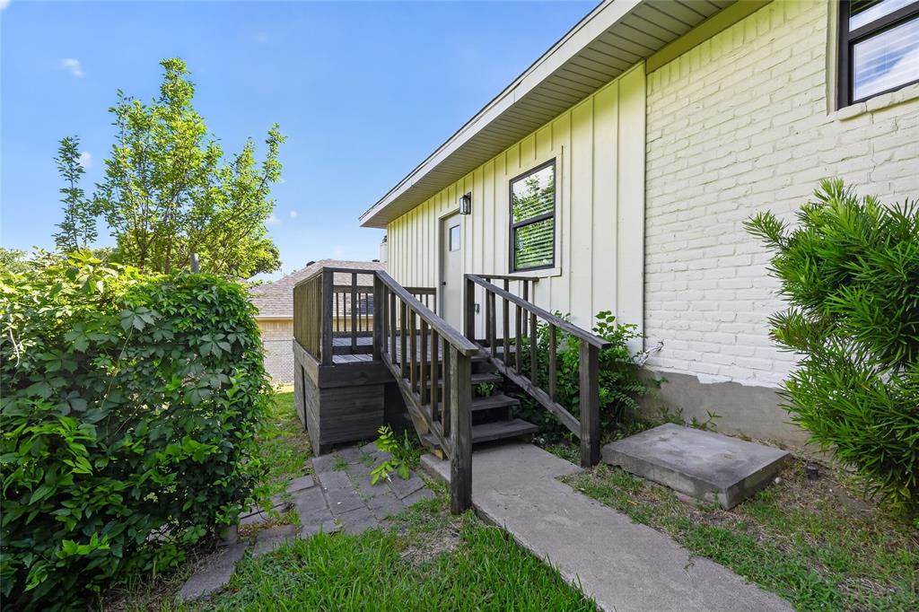 2808 Woodland Drive Waco, TX 76708 - Photo 3 of 30
